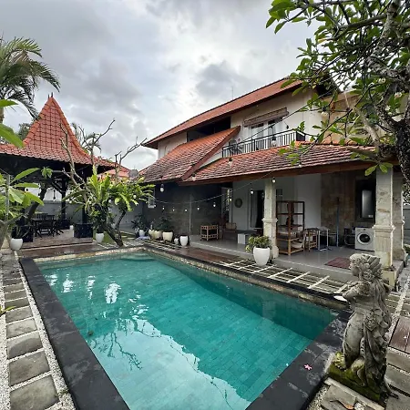 Balieys Villa, Tranquil Hideaway In Central Canggu