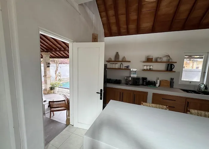 Balieys Villa, Tranquil Hideaway In Villa Canggu